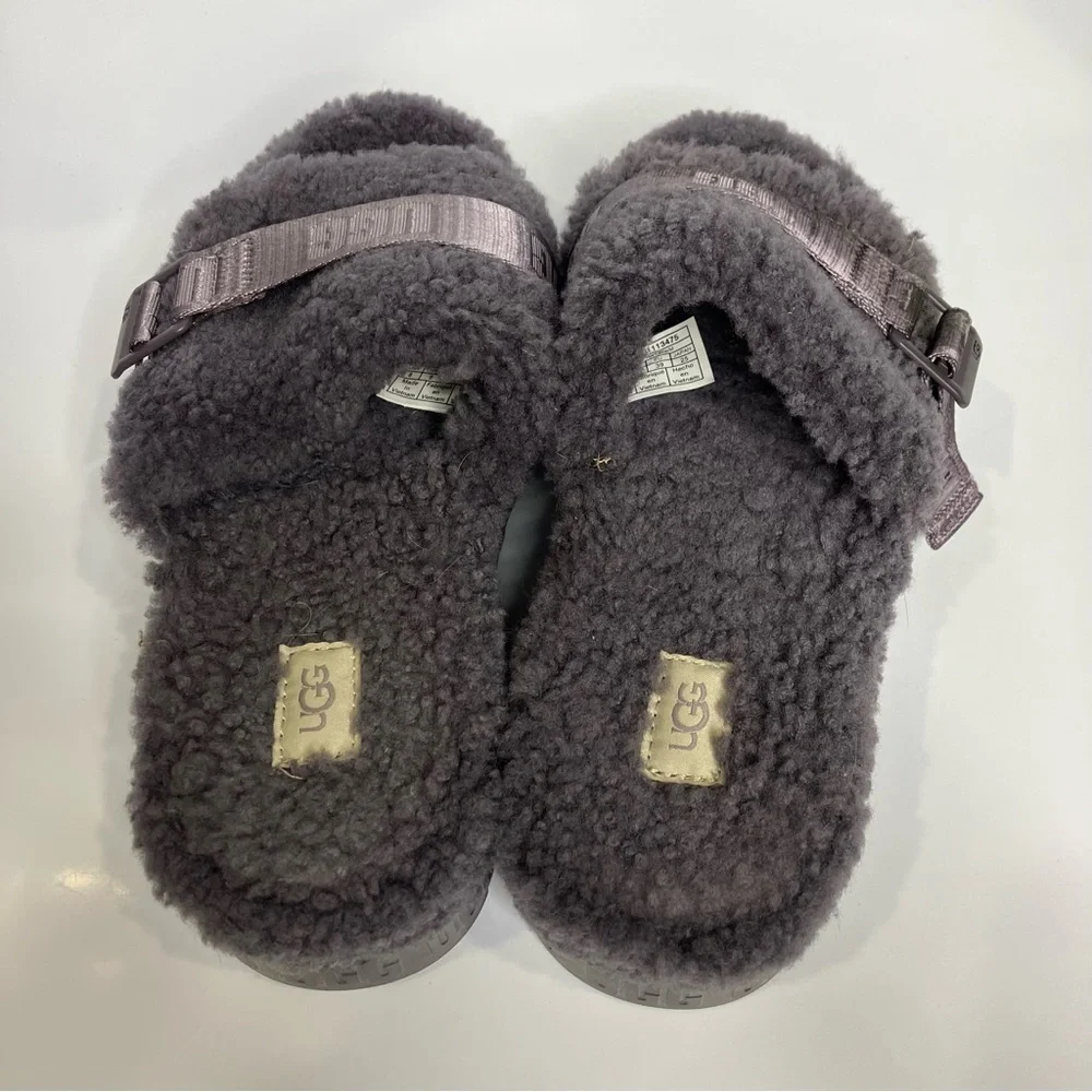 UGG Fluffita platform slip on sandals women’s size 8 purple casual trendy Sherpa